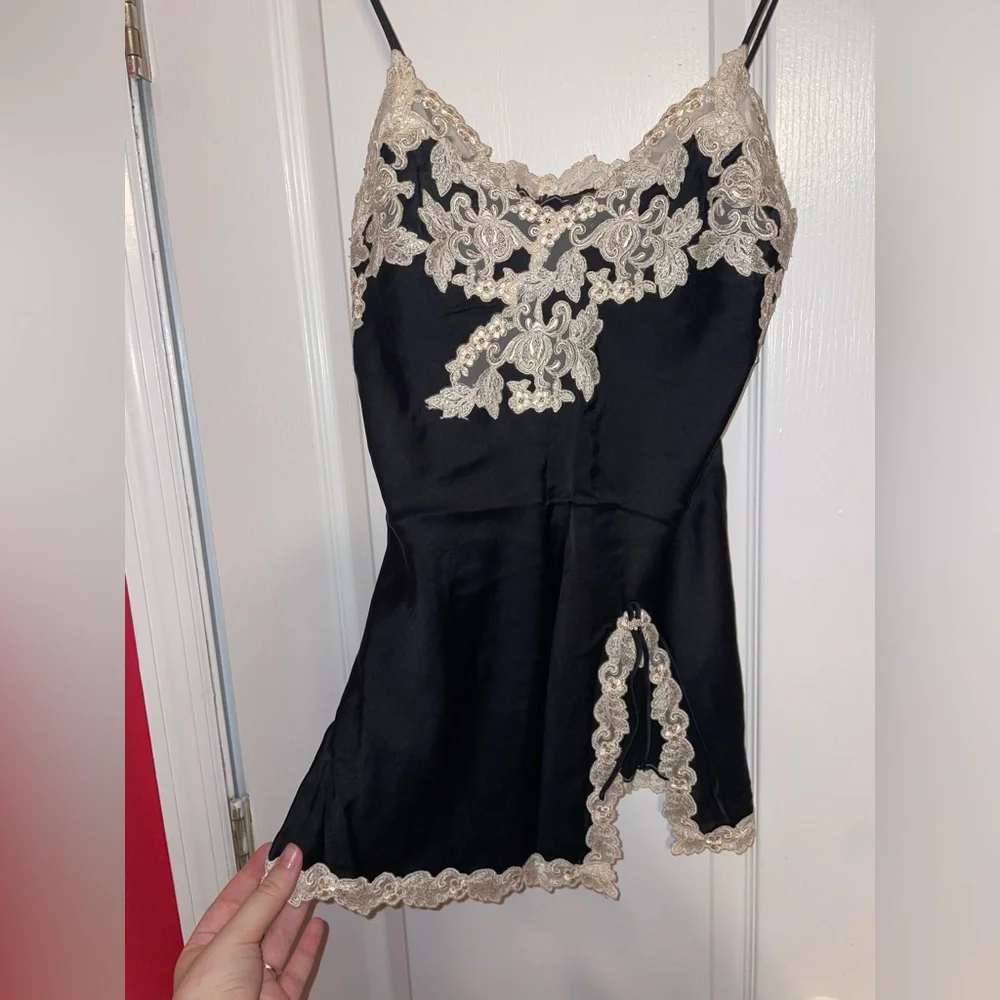 BNWOT La Perla Maison Black & White Slip Size 2 - Picture 3 of 5